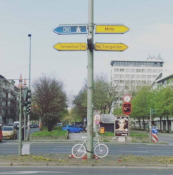 Weißes Fahrrad Berlin